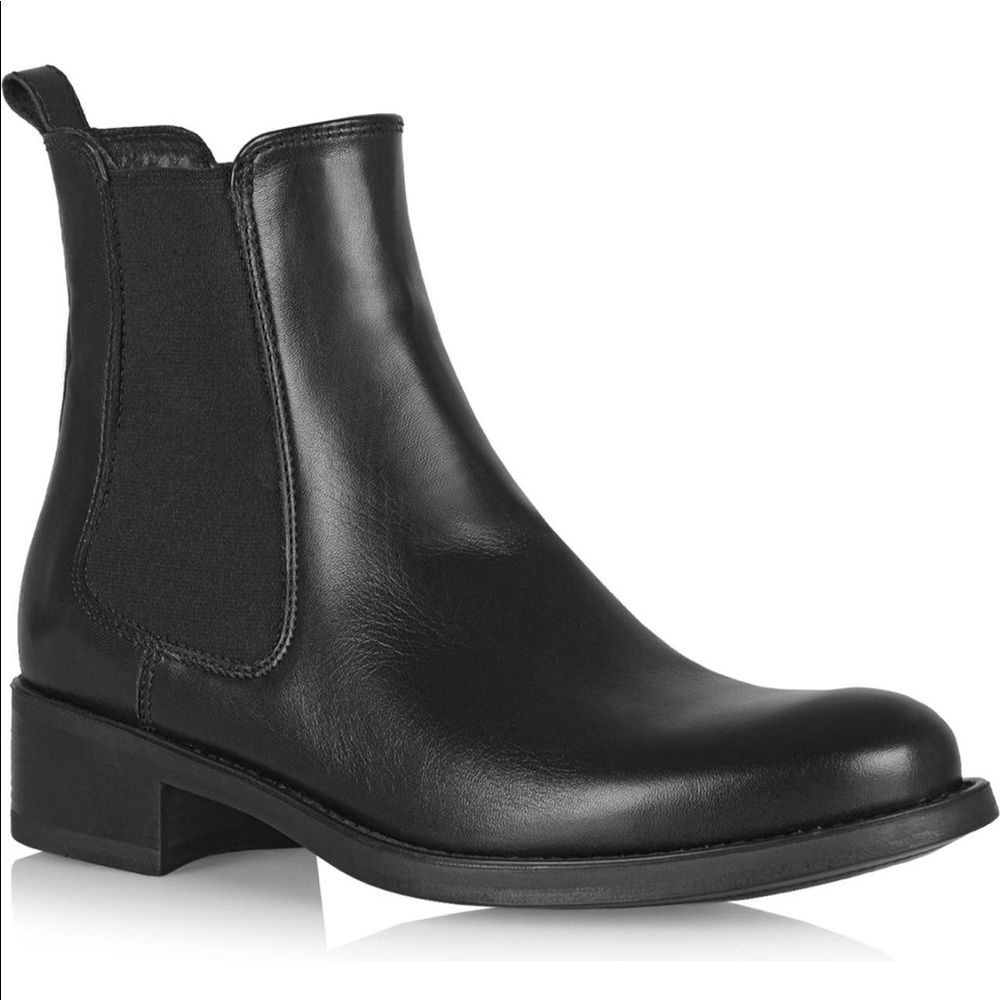 La Canadienne ❤️Gorgeous ❤️ Sara Boots Butter soft Leather size 6.5